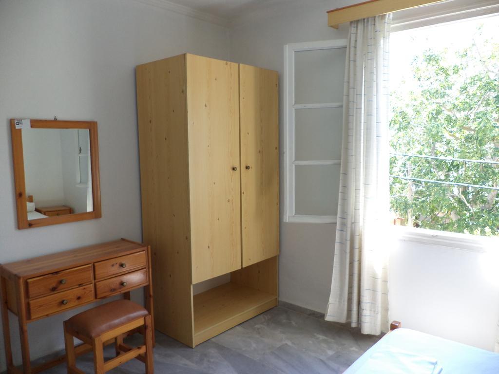 To Kamari Apartment Paralia Agias Foteinis Phòng bức ảnh