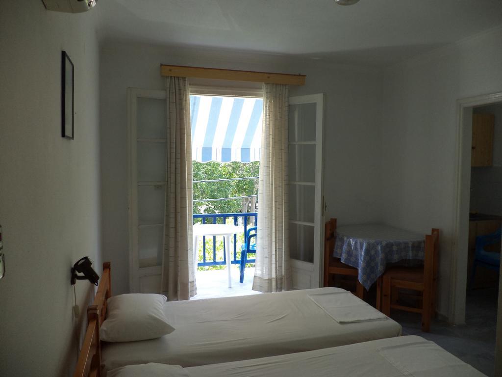 To Kamari Apartment Paralia Agias Foteinis Phòng bức ảnh
